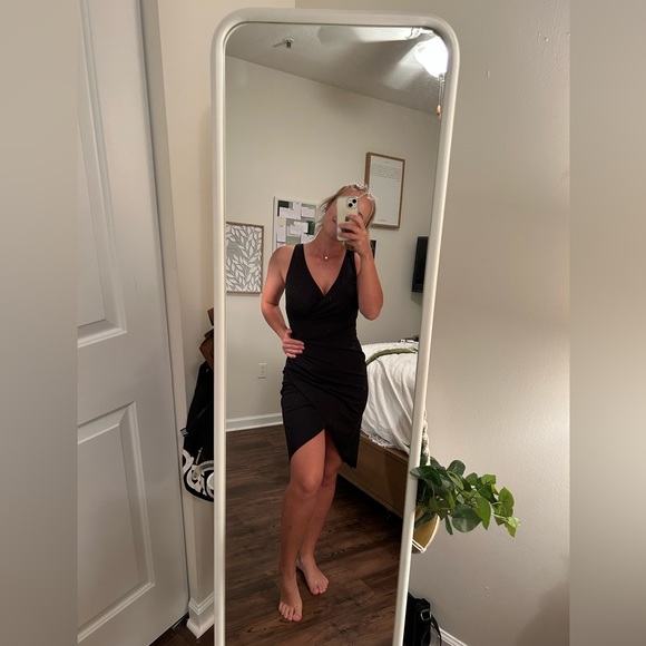 Vintage black dress with ruching - Picture 2 of 2